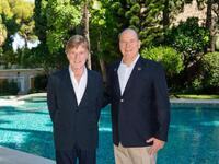 Ο Ρόμπερτ Ρέντφορντ στους κήπους του παλ...