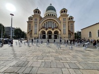 Άνοιξαν οι εκκλησίες - Αντισηπτικά, αποσ...