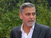 Ο Τζορτζ Κλούνεϊ έγινε Γάλλος και διχάζει τη χώρα 