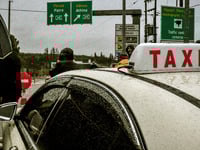 Κιάτο: Οδηγοί Taxi έφτασαν στο μπλόκο κα...