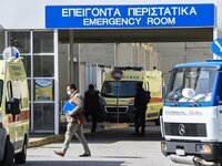 Κορωνοϊός: 50 γιατροί και νοσηλευτές στη...