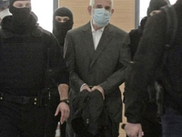 Πέτρος Φιλιππίδης: Διακοπή στη δίκη μετά...