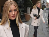 Ρόζι Χάντιγκτον: «Ξέχασε» τα Bottega Ven...