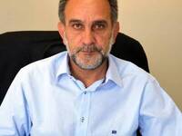 Την άμεση απόσυρση του λευκώματος της Πε...