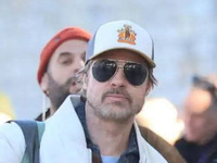 Ο Μπραντ Πιτ «έδεσε» στην Ύδρα και έφερε...