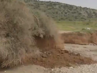 Βάρκιζα: Δραματική διάσωση πατέρα και γι...