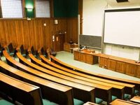 Στη Βουλή το νομοσχέδιο για την εισαγωγή...