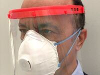 Κορωνοϊός: Έτοιμες οι πρώτες 6 ασπίδες π...