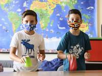 Μάσκα στα σχολεία: Υποχρεωτική μόνο στου...