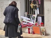 Πάτρα: "Χτίζουν" με μηνύματα τ...