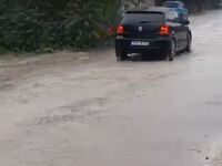 Κακοκαιρία: Ποτάμι πάλι ο χωματόδρομος τ...