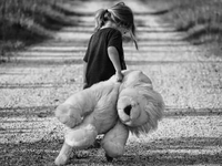 ΠΟΕΔΗΝ: 70 κακοποιημένα παιδιά στα νοσοκ...