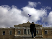 Πόσα χρήματα λαμβάνουν οι βουλευτές – Δε...