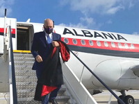 Έντι Ράμα: Η Lufthansa τον κατέβασε από ...