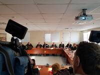 Σύσκεψη για την πιθανότητα "εισαγωγ...