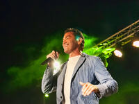 Μάγεψε ο Μάριος Φραγκούλης το κοινό υπό ...