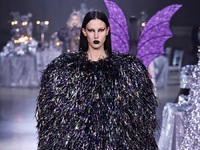 To dark μακιγιάζ δέσποσε στις πασαρέλες ...