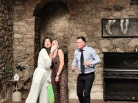 «Άνοιξαν» τα θεατρικά μας «Chakras» - Τι...