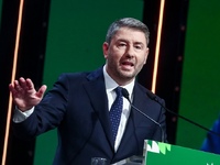 Ξεκίνησε το 4ο συνέδριο του ΠΑΣΟΚ: Δείτε...