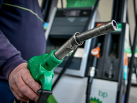 Επίδομα βενζίνης: Με προπληρωμένη κάρτα ...