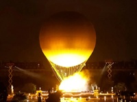 Ολυμπιακοί Αγώνες 2024: Η ολυμπιακή φλόγ...