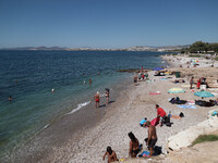 Κορωνοϊός: Πάνε... περίπατο τα μέτρα λόγω καύσωνα