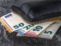 Κεραμέως: Αύξηση του κατώτατου μισθού απ...