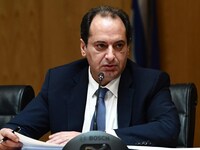 ------------Σπίρτζης: Περιμένουμε απάντη...