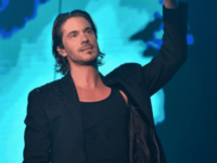 Νίκος Οικονομόπουλος: Ο τραγουδιστής ετο...