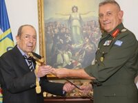 Ο Πατρινός εφοπλιστής που χάρισε στις Έν...