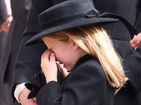 Κηδεία βασίλισσας Ελισάβετ: Η στιγμή που...