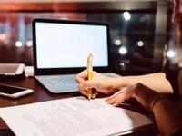 Πάτρα: Ο 9χρονος μαθητής που κάνει τηλεκ...