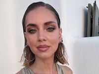 Η Κιάρα Φεράνι συνεχίζει τις διακοπές τη...