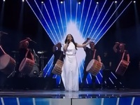 Η Κλαυδία ερμήνευσε υπέροχα το τραγούδι ...