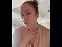 H Τζένιφερ Λόπεζ χωρίς μακιγιάζ και φίλτ...