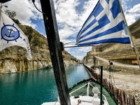 Έργα στη διώρυγα της Κορίνθου λίγο πριν ...