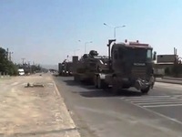 Η Τουρκία μεταφέρει 40 τανκς δίπλα στα σ...