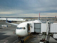 Αεροπορικά εισιτήρια στα ύψη: Έως και 56...