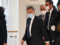 Νικολά Σαρκοζί: Φόρεσε βραχιολάκι και το...