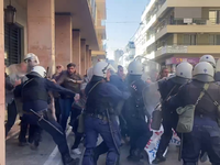 Πάτρα: Ένταση, επεισόδια και δακρυγόνα σ...