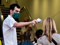 Τεστ κορωνοϊού στα λιμάνια Πειραιά και Ρ...