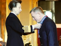 Ο Ντάνιελ Κρεγκ τιμήθηκε από τη βασιλική...