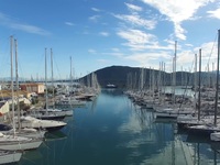 31 ιστιοφόρα δεν μπορούν να πιάσουν λιμά...