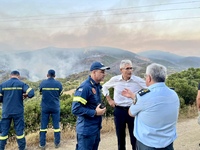 Ο Άγγελος Τσιγκρής συγχαίρει τα στελέχη ...