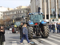 Αγρότες: Φεύγουν τα τρακτέρ από το Σύντα...