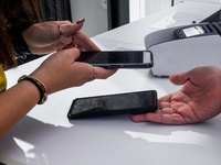 Μόνο εμβολιασμένοι ή νοσήσαντες στα Χρισ...