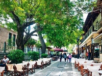 Βούλιαξαν από κόσμο τον φετινό Δεκαπεντα...