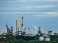  Η τιμή του πετρελαίου άγγιξε το χαμηλότ...