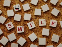 Τι σημαίνει η φράση «θα γελάσει και το π...