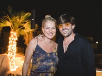 Oταν κοιτάς από ψηλά: Happy Birthday Har...